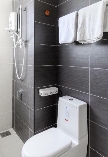 Apartamento Tiffany At Mount Austin - Netflix - Ikea - Toppen - Jusco