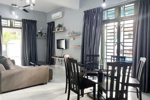 A Cozy & Relaxing 4br Home With Private Pool