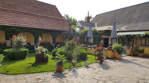 Hostal Pension Arkadenhof