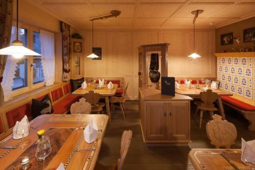 Hostal Dorfgasthof Adler