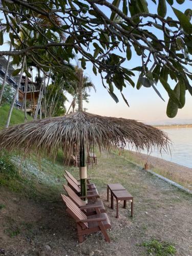 Hotel ??????????? ???????? River Breeze Chiangsean