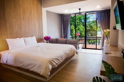 Bed & Breakfast Home By The Bridge - Sha
