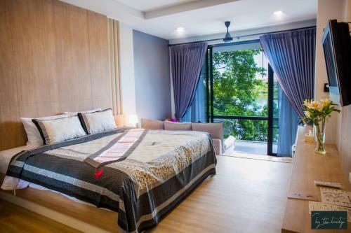 Bed & Breakfast Home By The Bridge - Sha