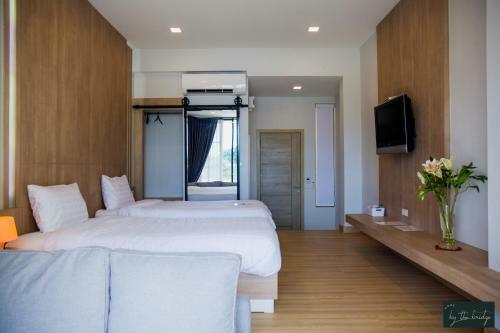 Bed & Breakfast Home By The Bridge - Sha