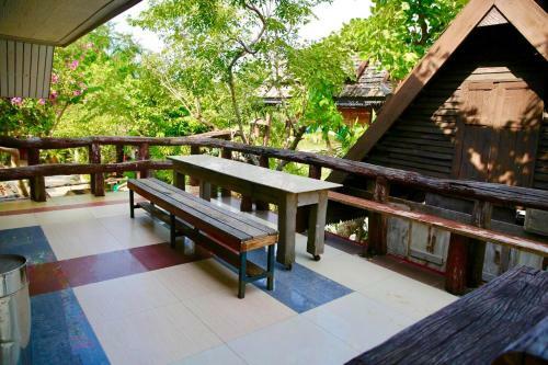 Hostal Baanlanna Resort