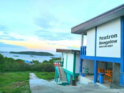 Hotel Neutron Bungalow