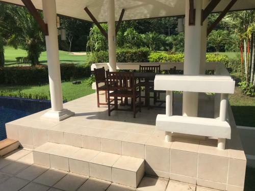 Private Pool Villa In Loch Palm Golf