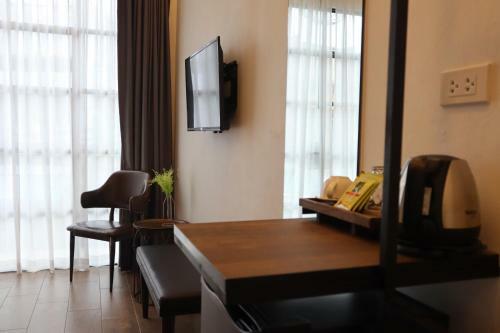 Bed & Breakfast Goodnight Poshtel + Free Netflix