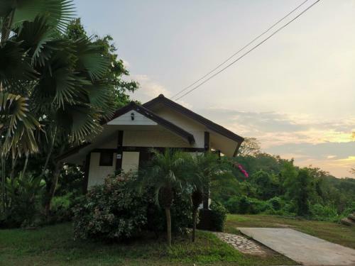 Hotel Rs Phong Riverside Resort