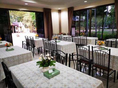 Hotel Rs Phong Riverside Resort