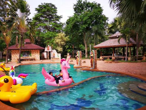 Hotel Rs Phong Riverside Resort