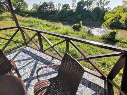 Hotel Rs Phong Riverside Resort