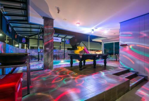4U Pool Villa
