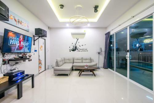 4U Pool Villa