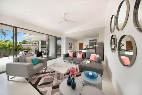 Villa **80% Discount** 2 Bed/2 Bath Single Level, Garden