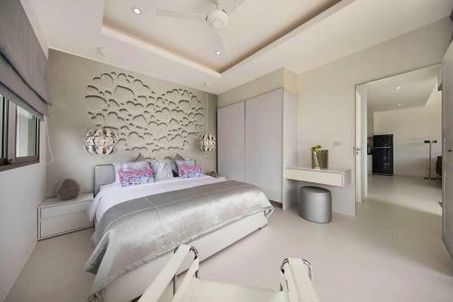 Villa **80% Discount** 2 Bed/2 Bath Single Level, Garden