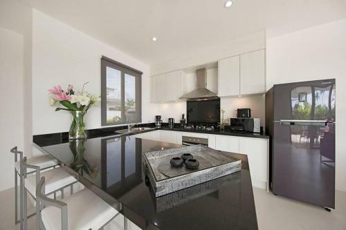 Villa **80% Discount** 2 Bed/2 Bath Single Level, Garden