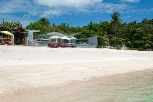 5 Bedroom Beachfront Villa
