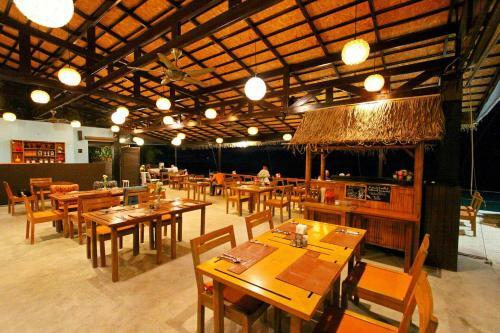 Hotel Mimosa Beachfront Resort And Spa