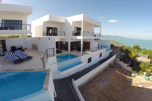 3 Bed Seaview Villa 5 Mins To Beach (b2)