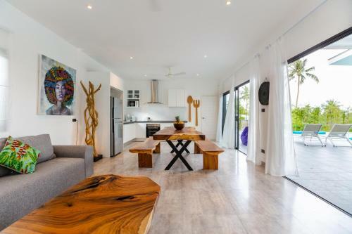 Villa Manuia, 3 Br, 500m, From The Beach