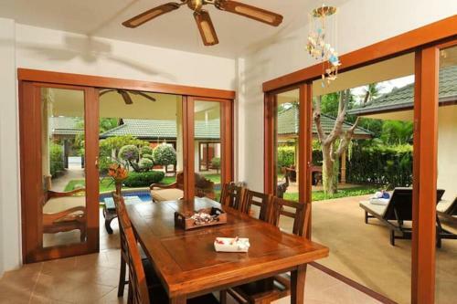 8 Bedroom Villas On Beach Front