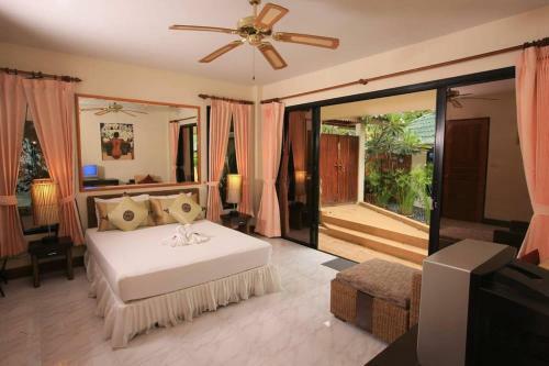 8 Bedroom Villas On Beach Front