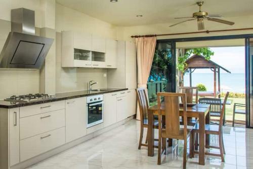 8 Bedroom Villas On Beach Front