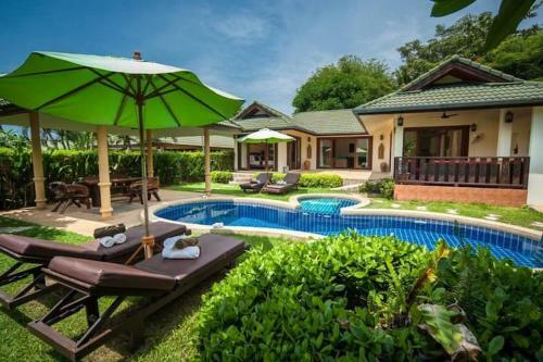 8 Bedroom Villas On Beach Front
