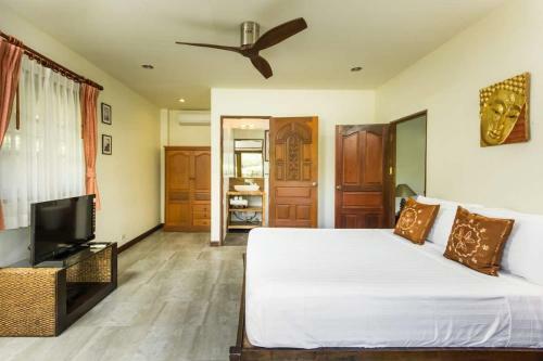 8 Bedroom Villas On Beach Front