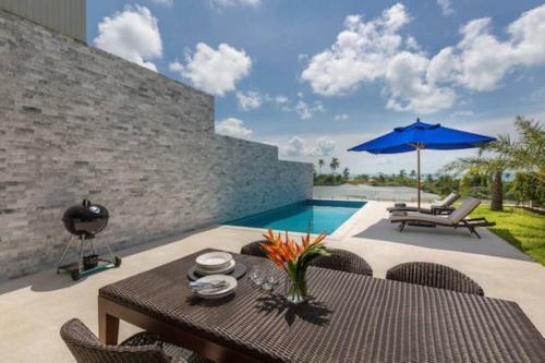Villa **75% Discount** 3 Bed/4 Bath Sea Views Big Garden