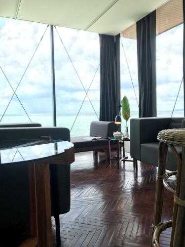 Deepspace Villa X1,secret Address On Quiet Beach
