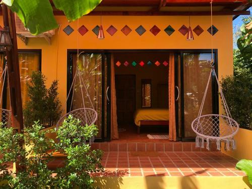 Hostal One World Bungalows
