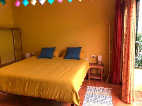 Hostal One World Bungalows