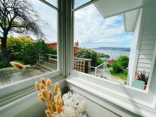 Spectacular River View- Lindisfarne