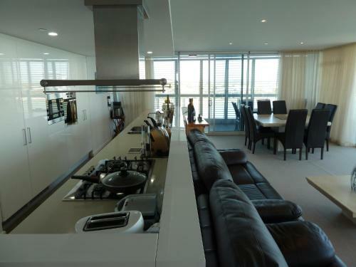 Luxury Apartment Overlooking Mandurah