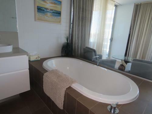 Luxury Apartment Overlooking Mandurah
