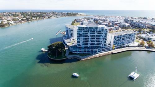 Luxury Apartment Overlooking Mandurah