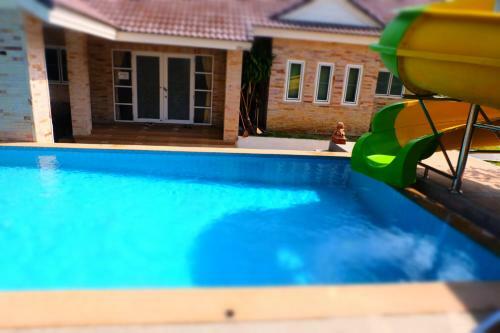 Baan Khao Noi Pool Villas