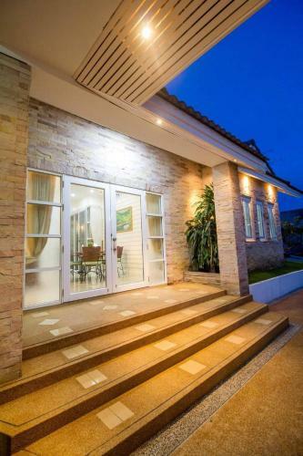 Baan Khao Noi Pool Villas