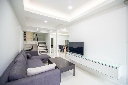 Modern Pool House