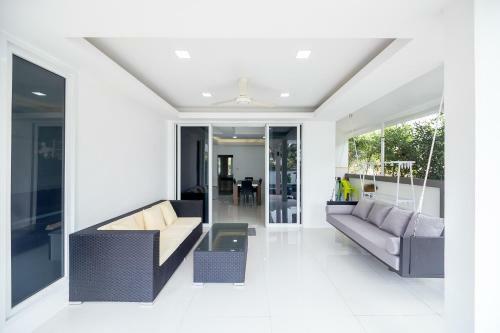 Modern Pool House