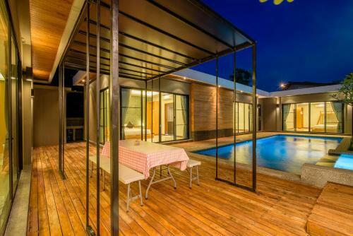 Seahouses Huahin Pool Villa