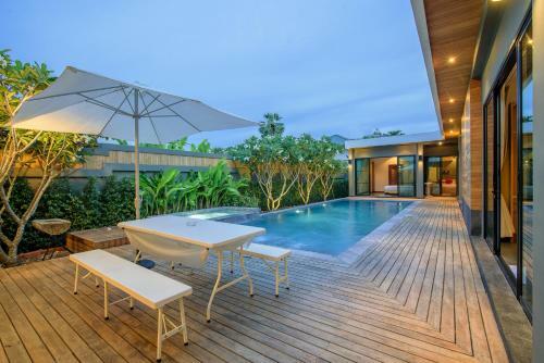 Seahouses Huahin Pool Villa