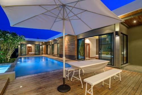 Seahouses Huahin Pool Villa
