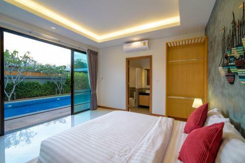 Seahouses Huahin Pool Villa