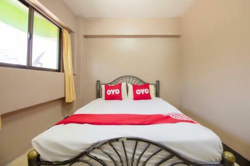 Oyo 75372 Flight Hut Hotel