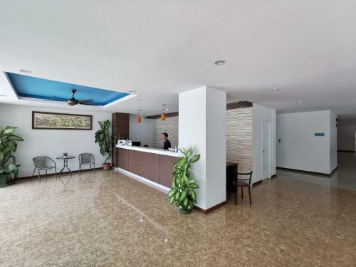 Hotel The Base Hua Hin