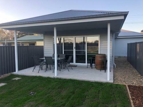 Milawa Vineyard Views - Guesthouse 2