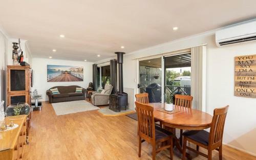 Unwind At Milang Lakefront Retreat
